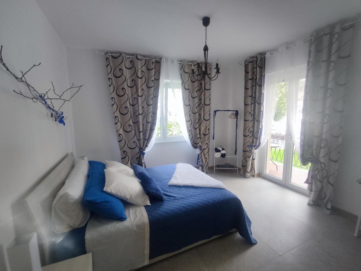 Tirano Express Luxury Apartments ภายนอก รูปภาพ
